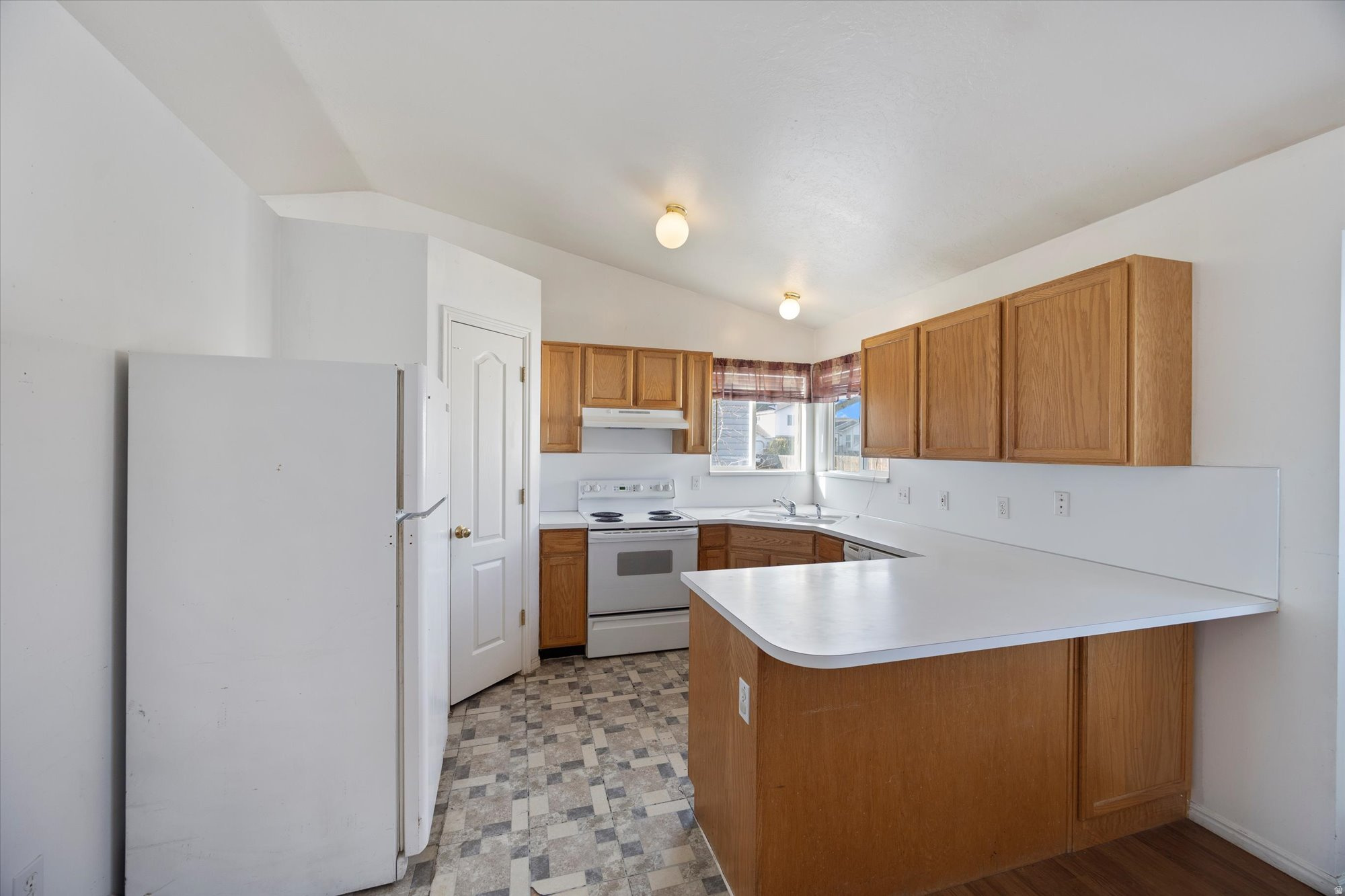 OQUIRRH SHADOWS - Residential