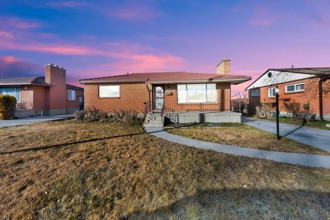 Photo of 8348 W POWELL AVE, Magna, UT 84044 (MLS # 2135172)