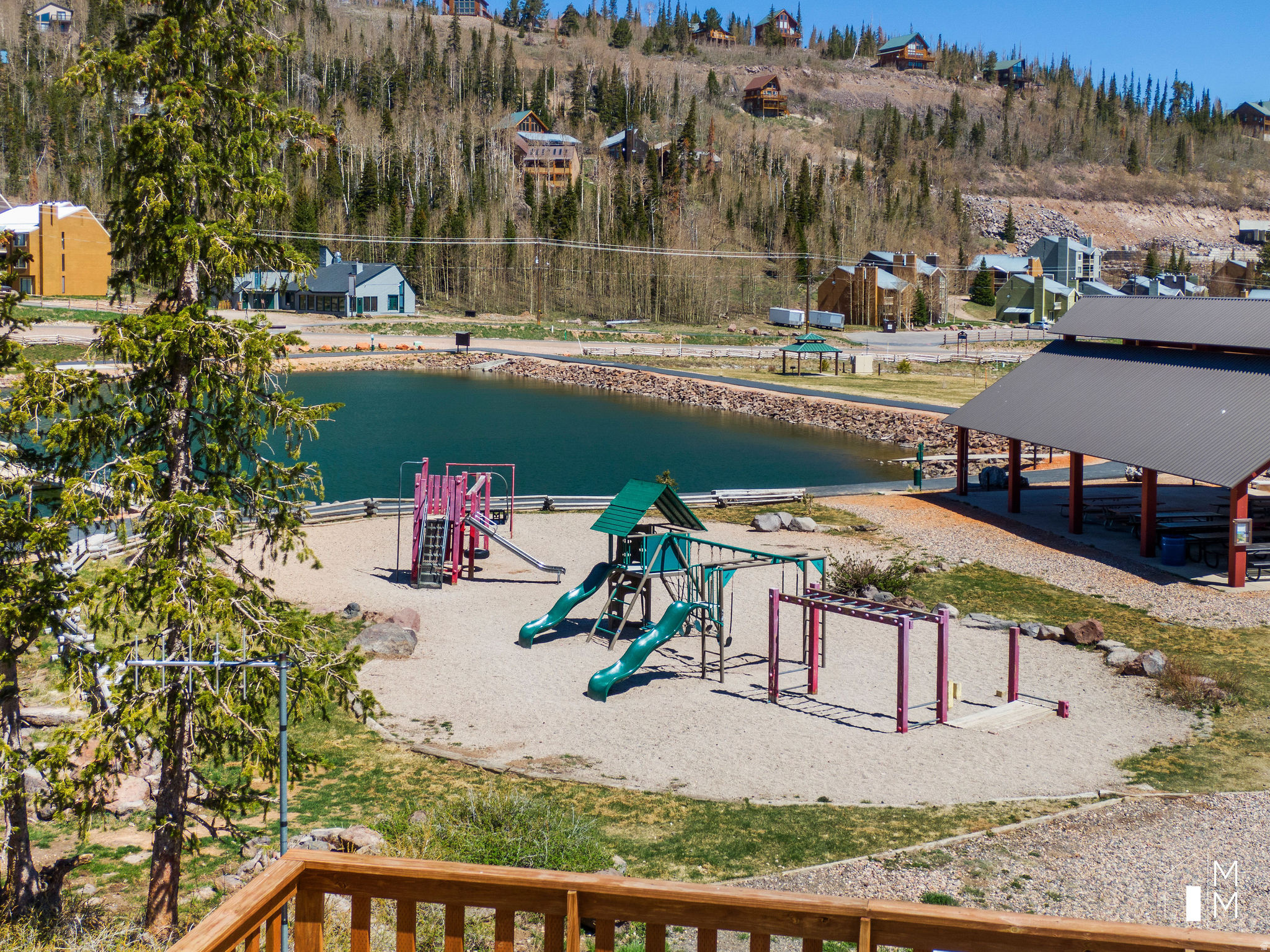 CHALET VILLAGE - Residential