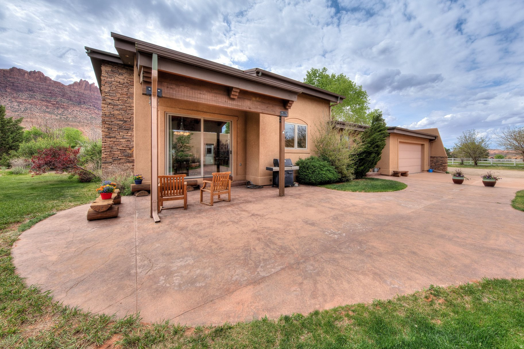 EAGLES LANDING - Residential