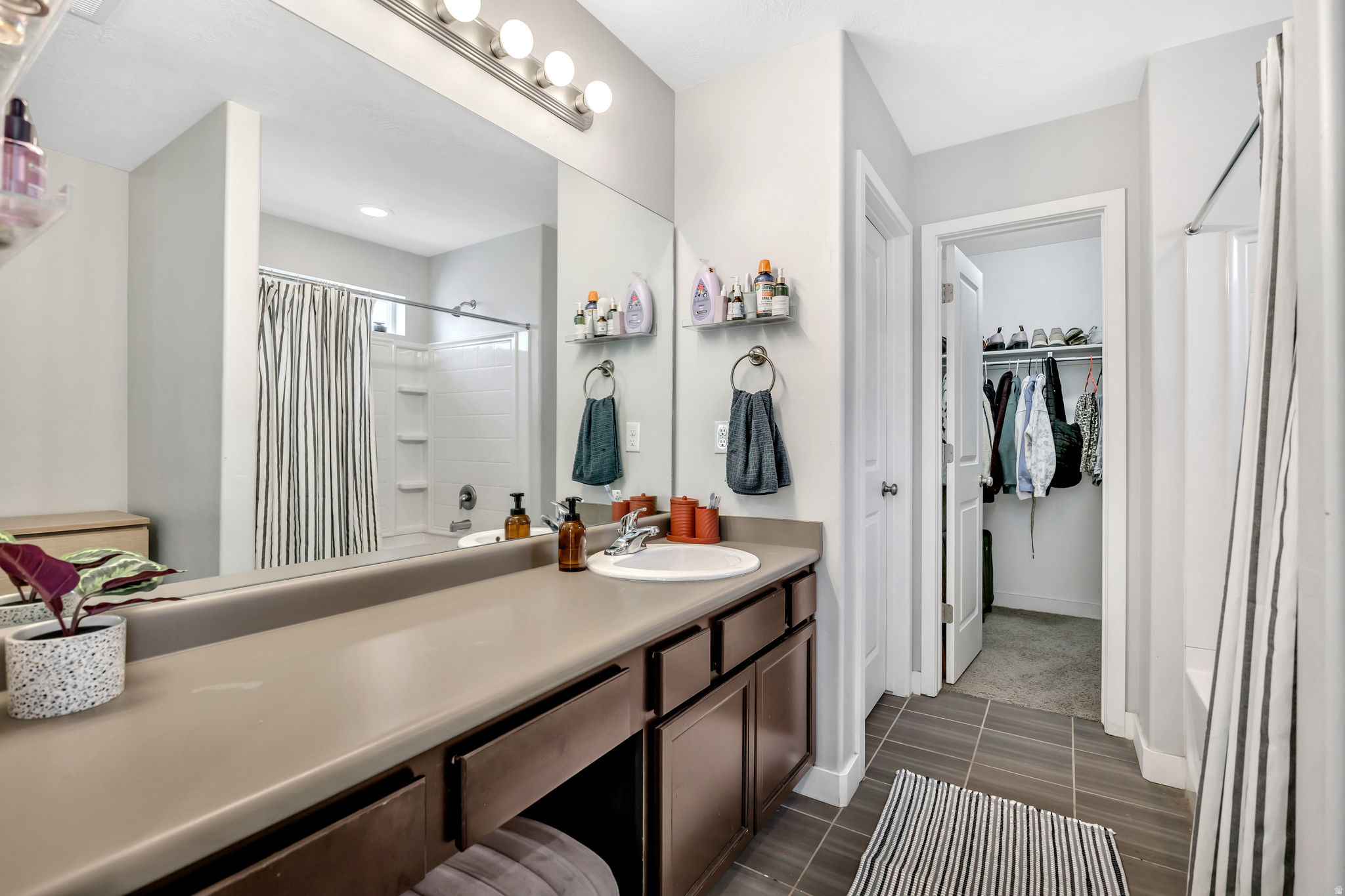 THE COTTAGES - Residential