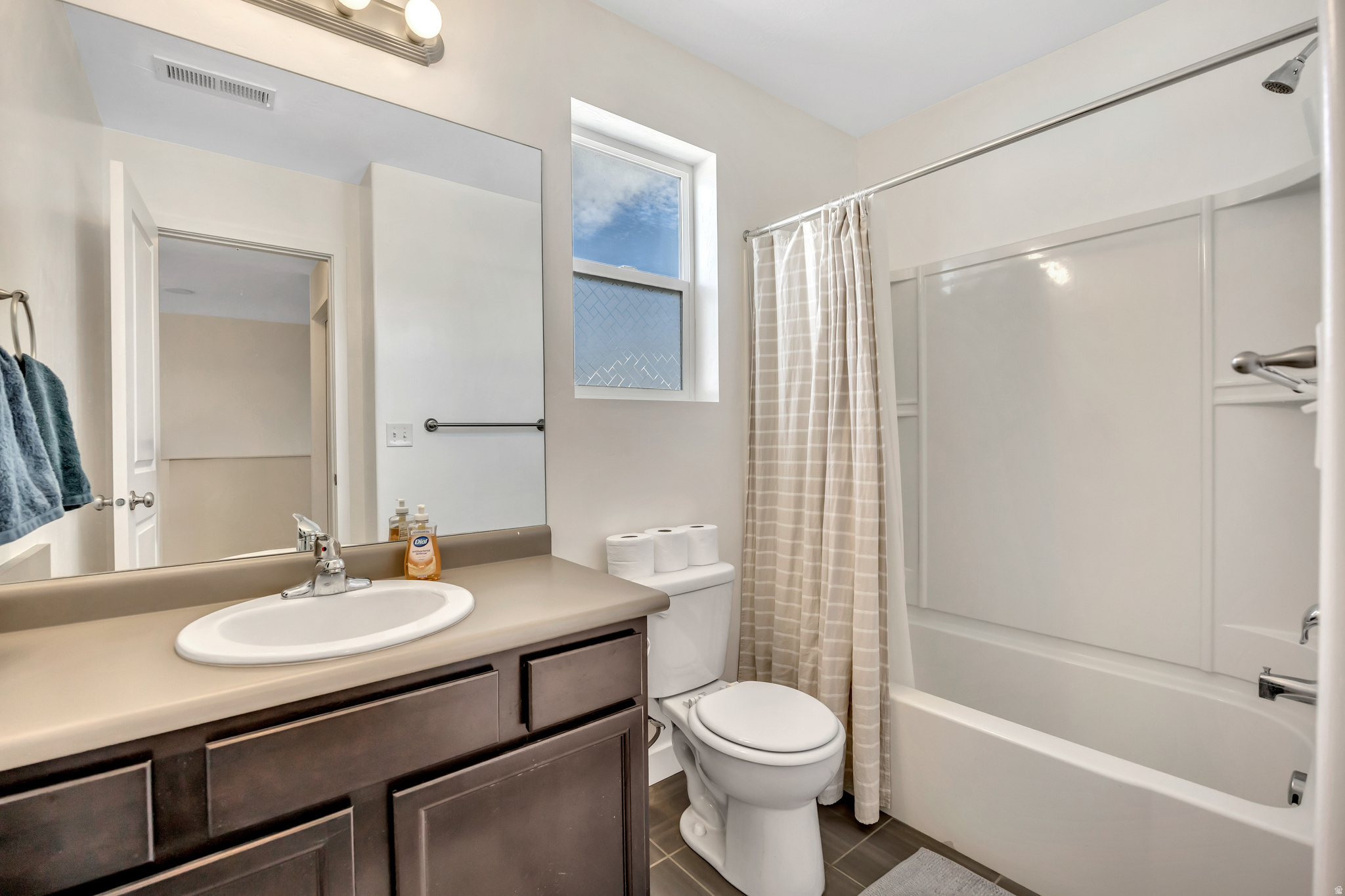 THE COTTAGES - Residential