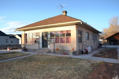 Photo of 245 E 300 N, Richfield, UT 84701 (MLS # 2108892)