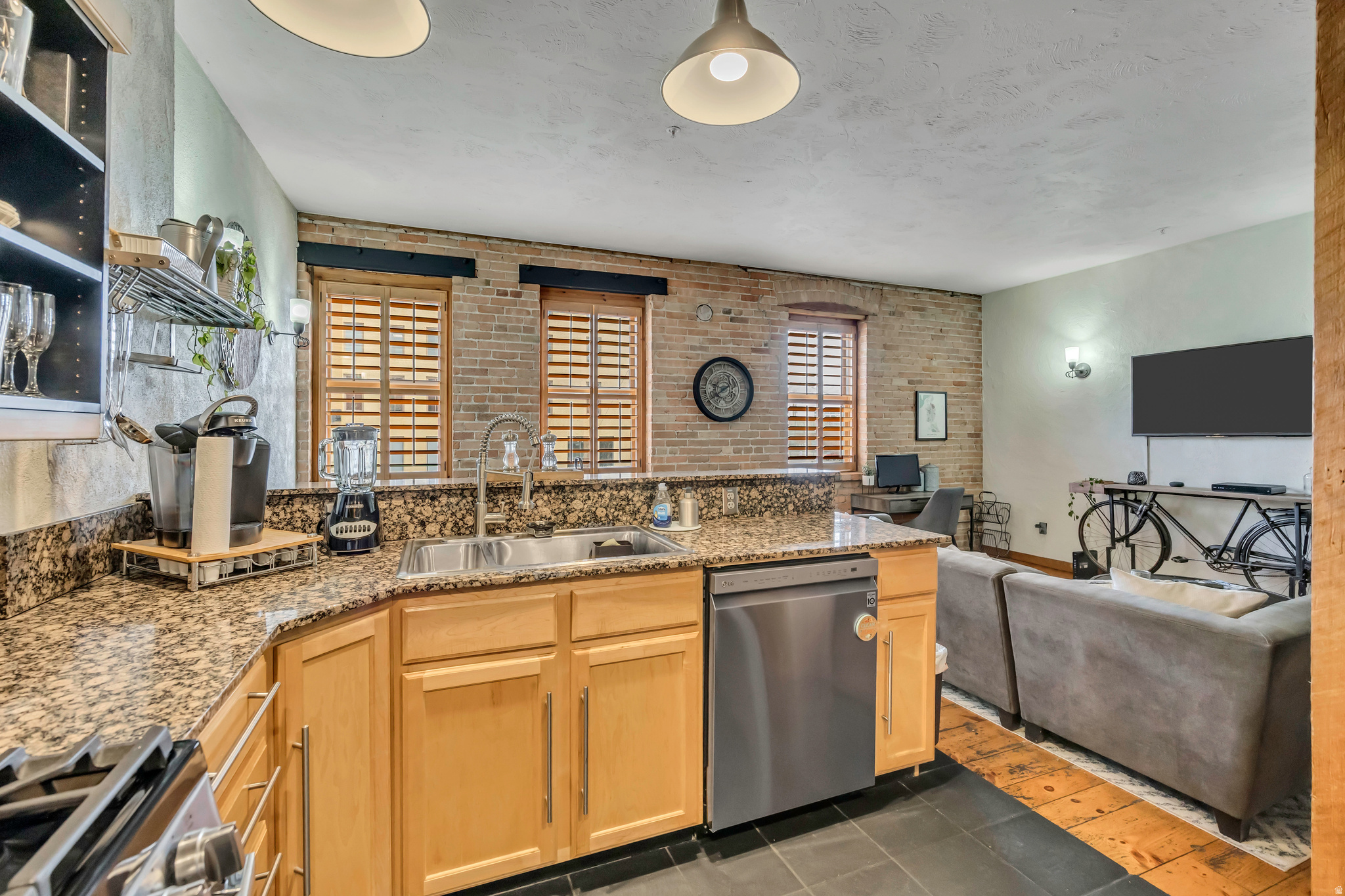 THE WAREHOUSE - Residential