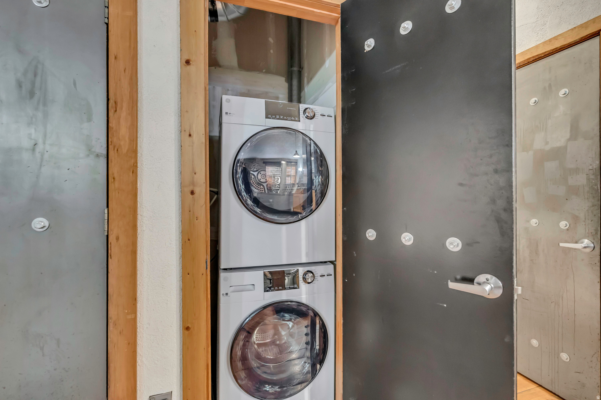 THE WAREHOUSE - Residential