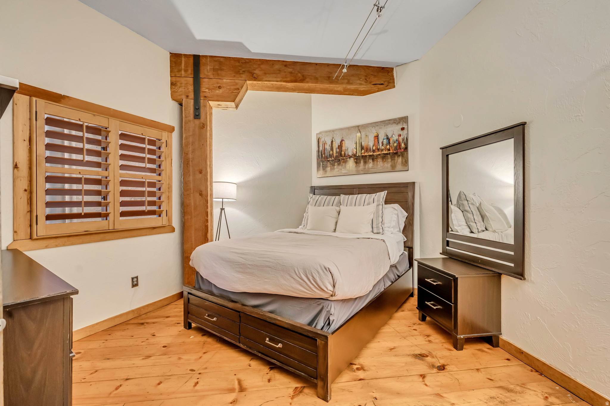 THE WAREHOUSE - Residential