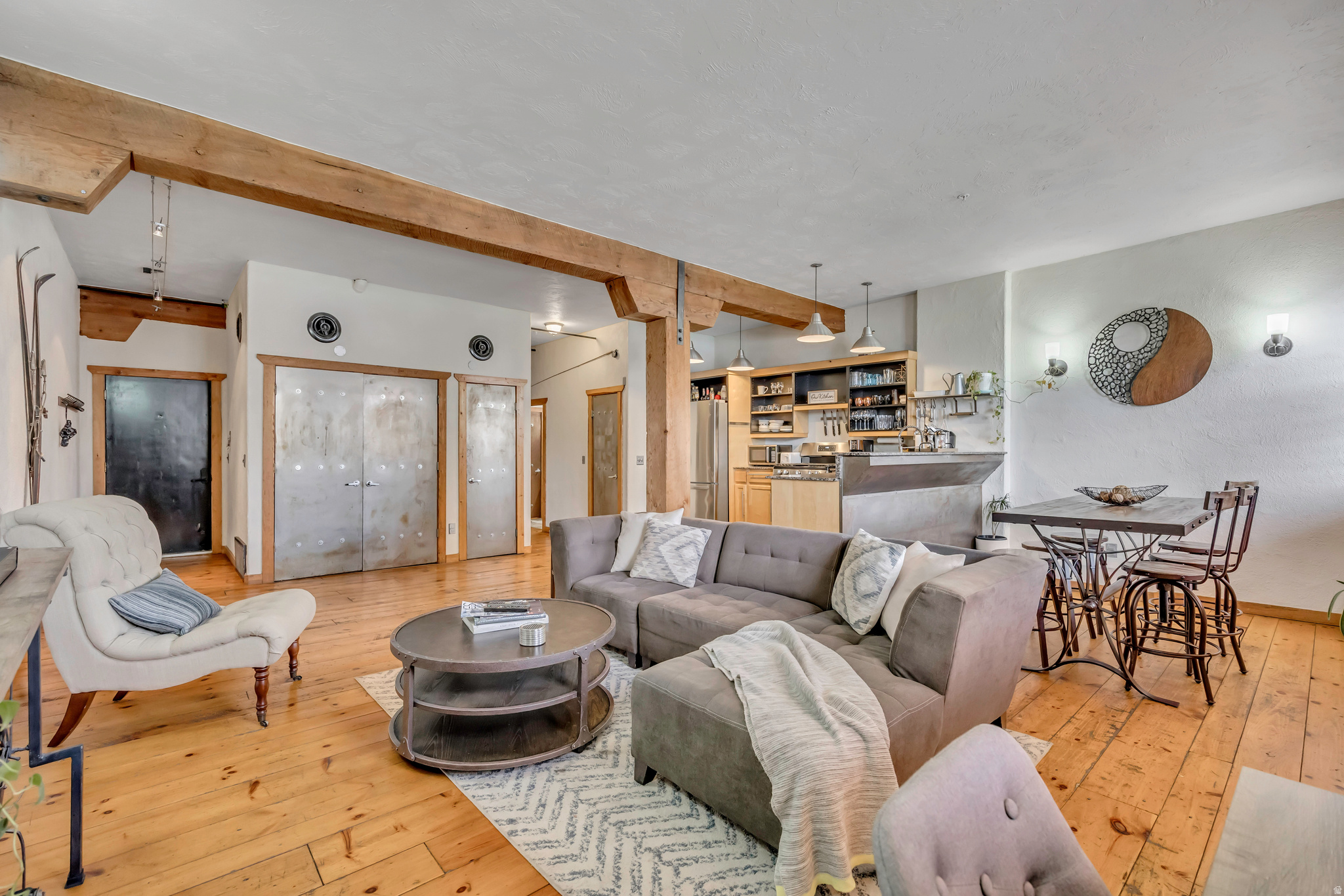 THE WAREHOUSE - Residential