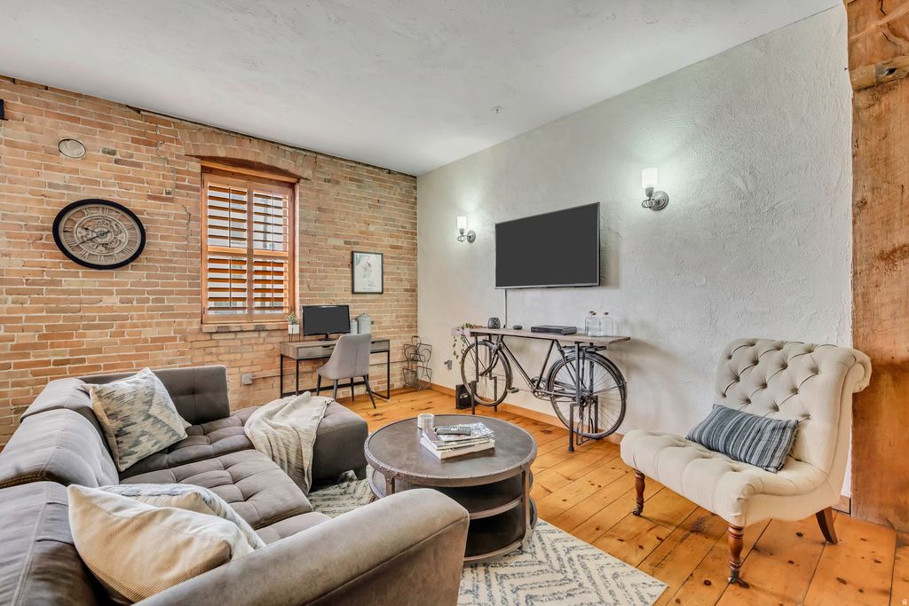 Photo of 327 W 200 S #206, Salt Lake City, UT 84101 (MLS # 2127654)