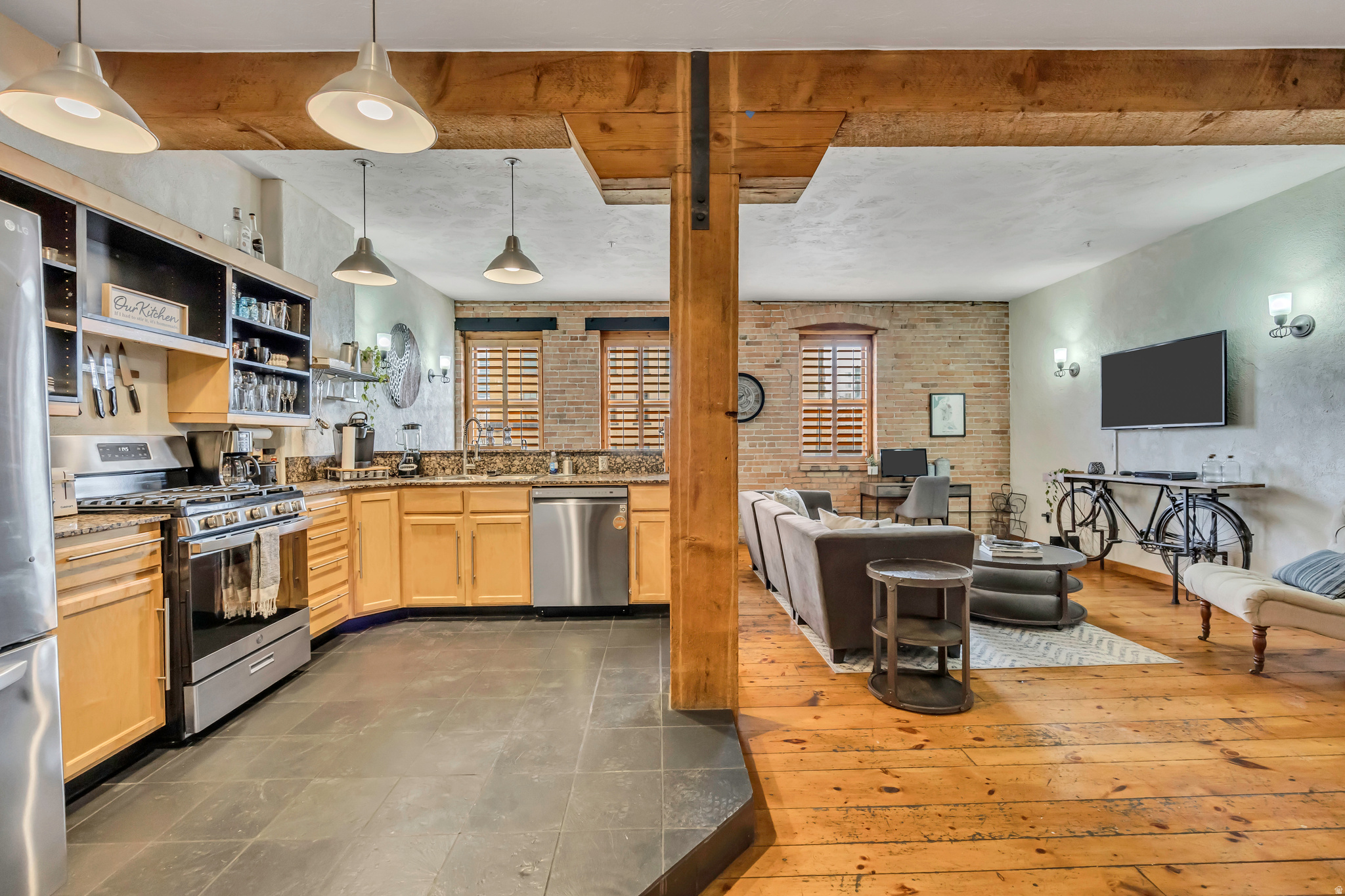 THE WAREHOUSE - Residential