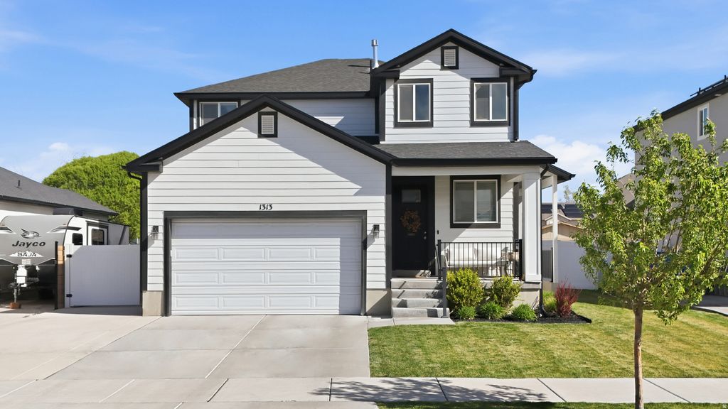 Photo of 1313 E BALLAST WAY, Eagle Mountain, UT 84005 (MLS # 2151048)