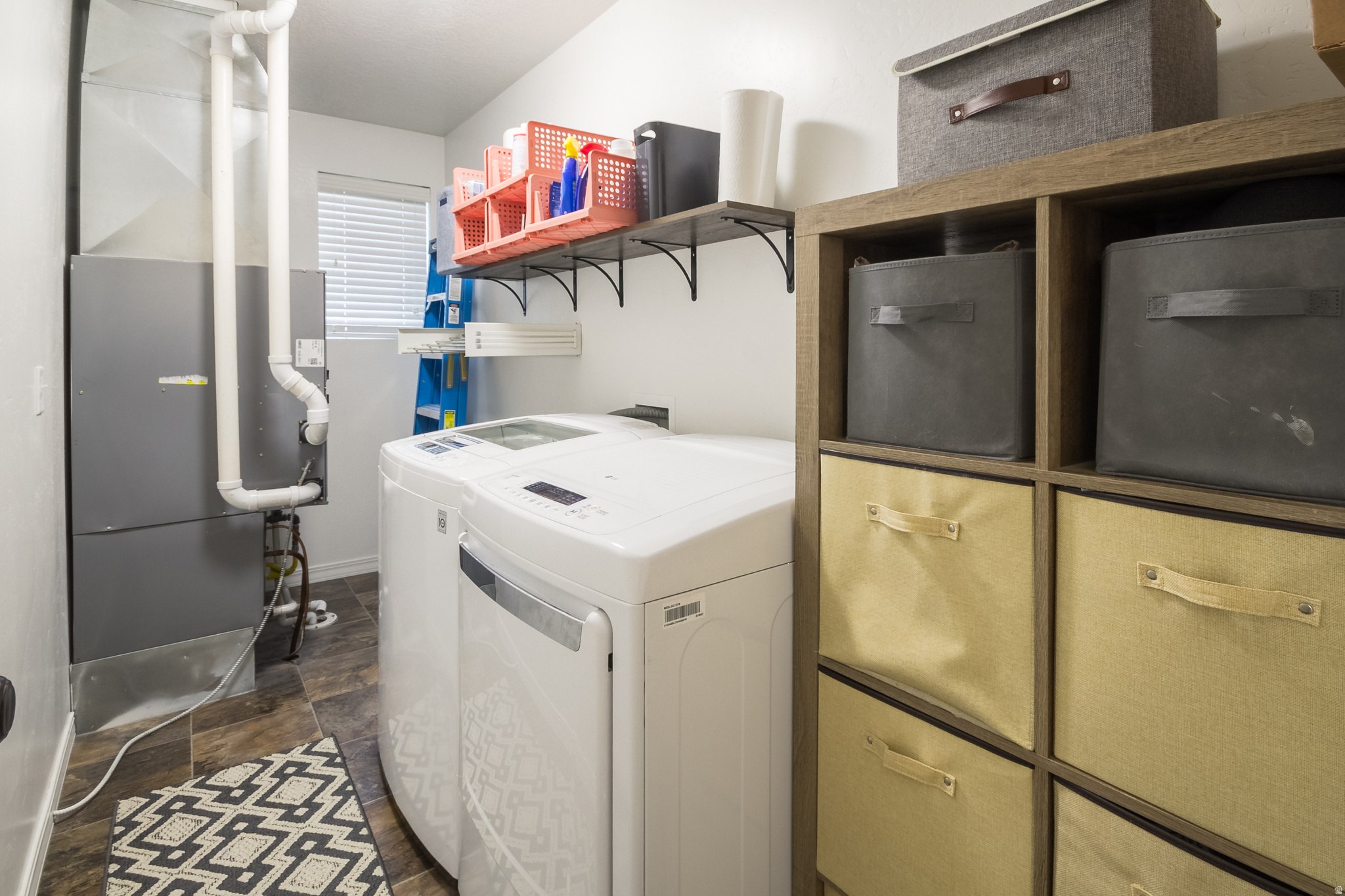 CANYON VILLAS - Residential