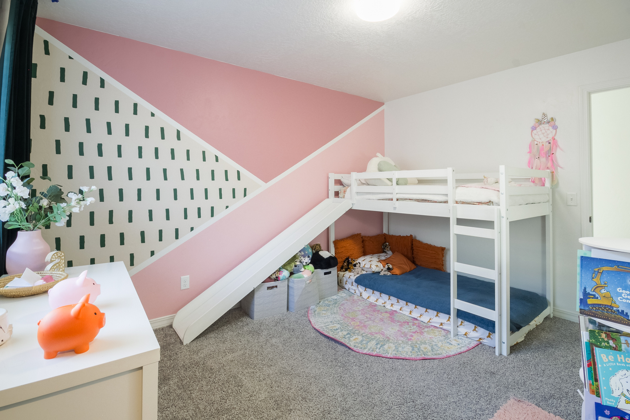 CANYON VILLAS - Residential