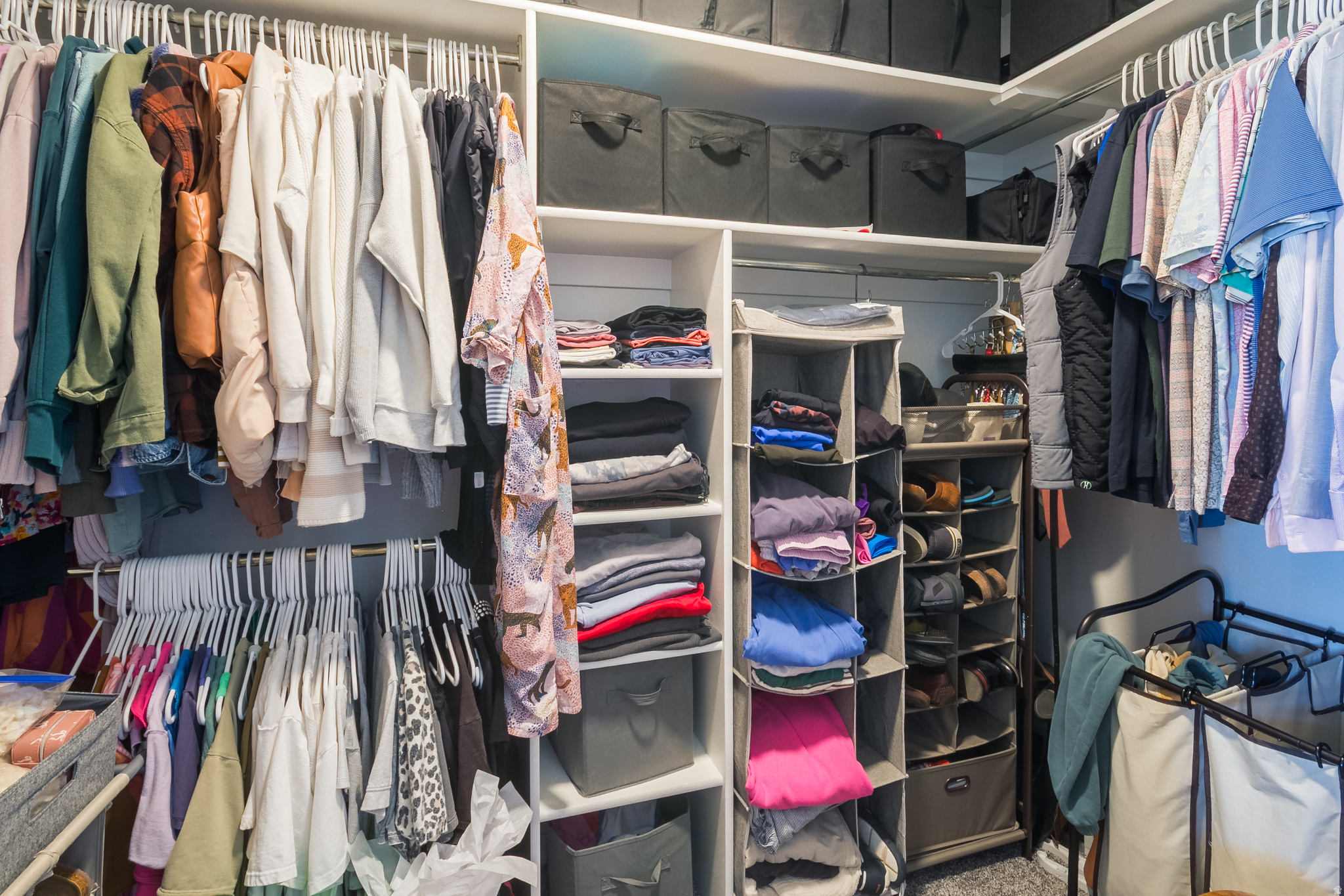 CANYON VILLAS - Residential