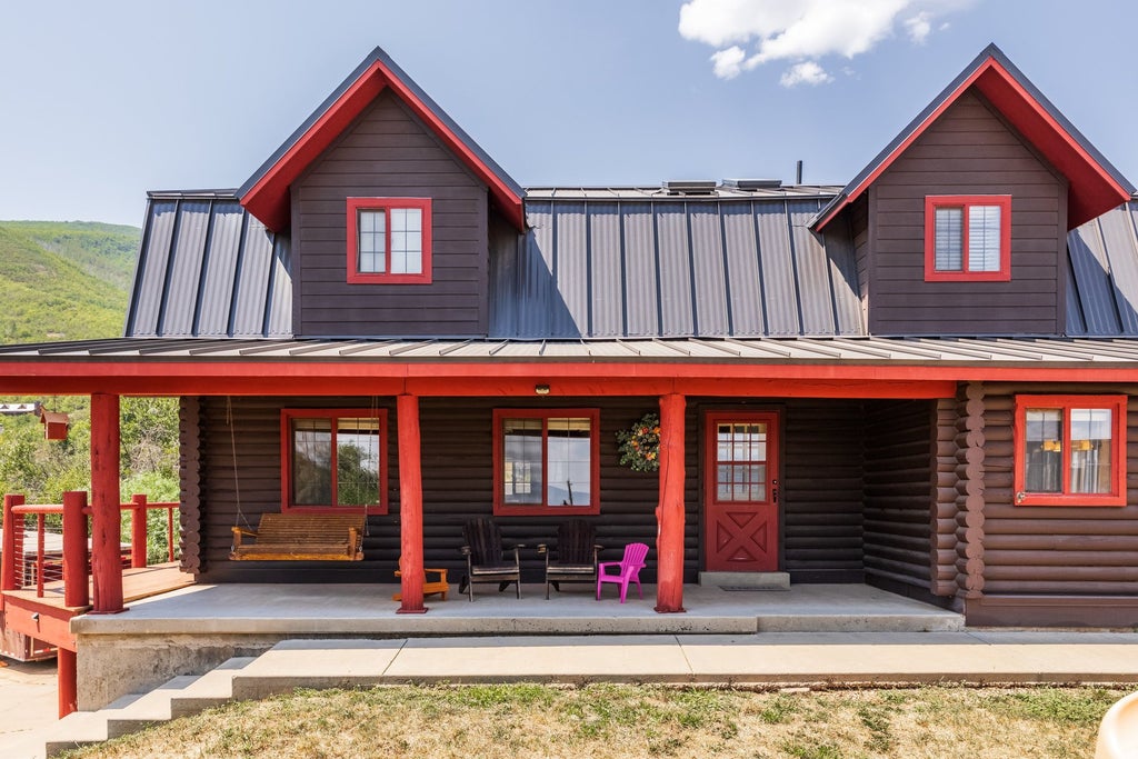 Photo of 1130 N INTERLAKEN WAY, Midway, UT 84049 (MLS # 2178264)