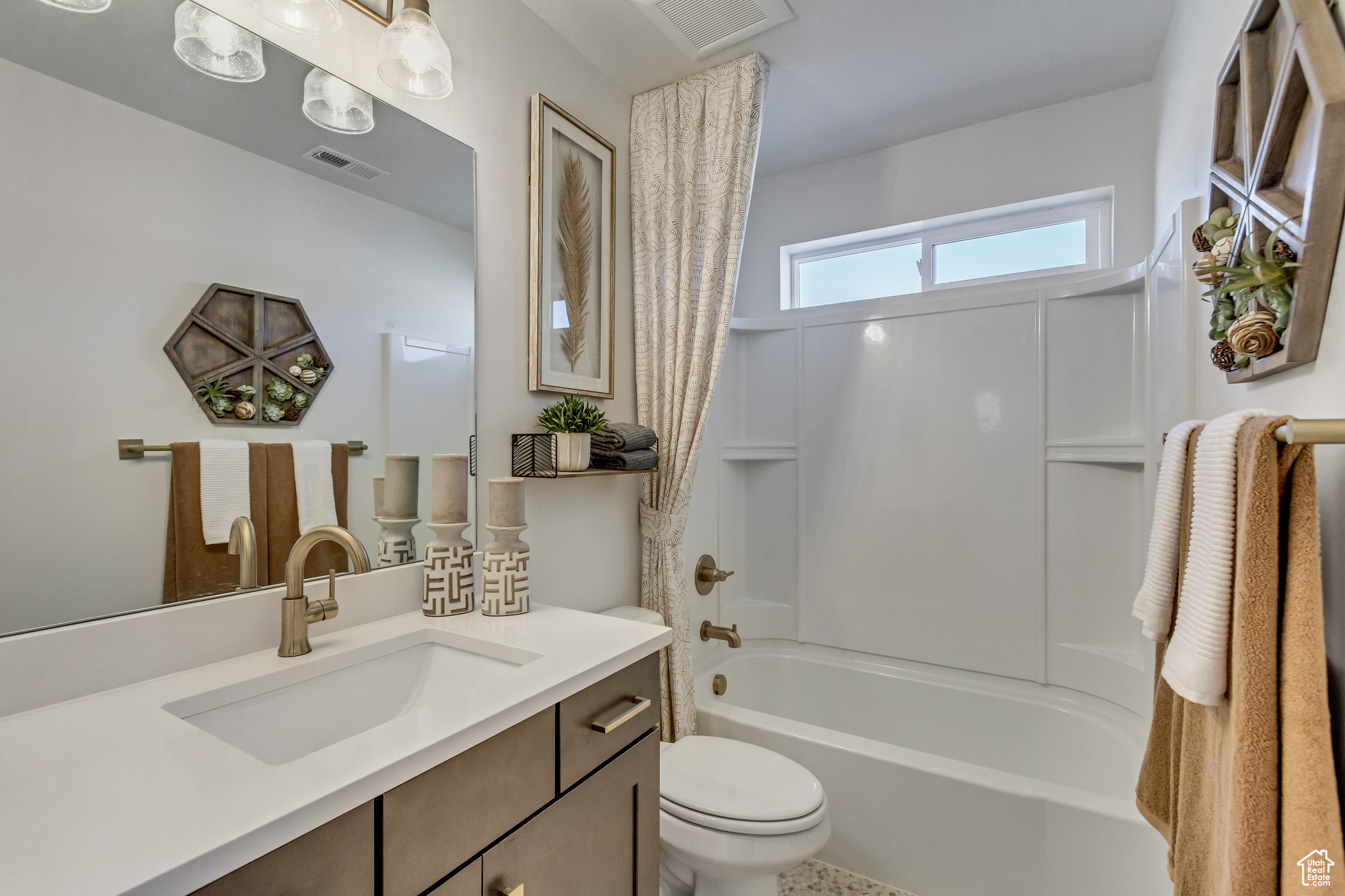 HARMONY POINT - Residential