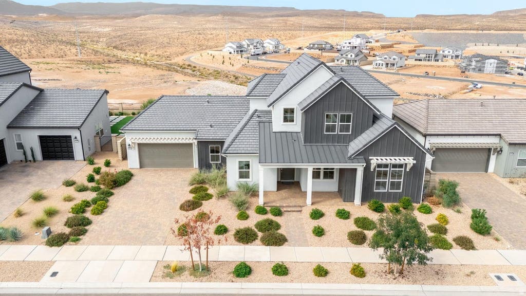 Photo of 6214 S PINYON DR, Saint George, UT 84790 (MLS # 2179351)