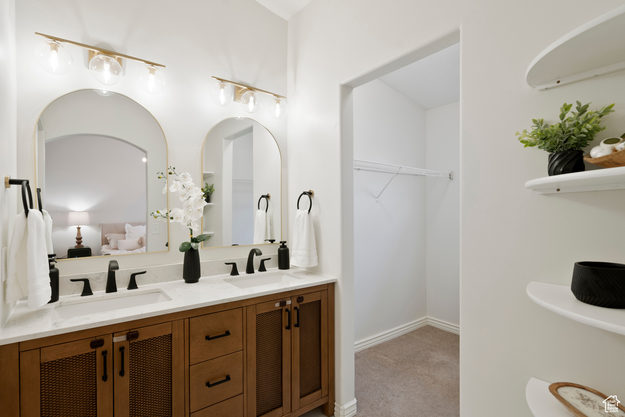 SHADOW OAKS - Residential