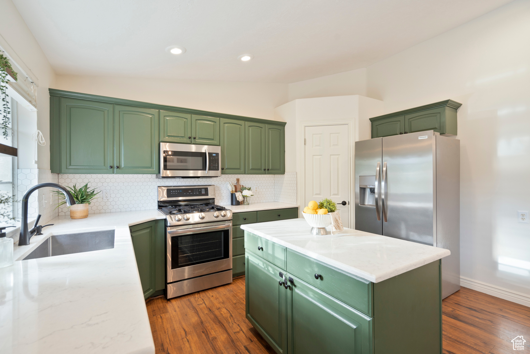 SHADOW OAKS - Residential