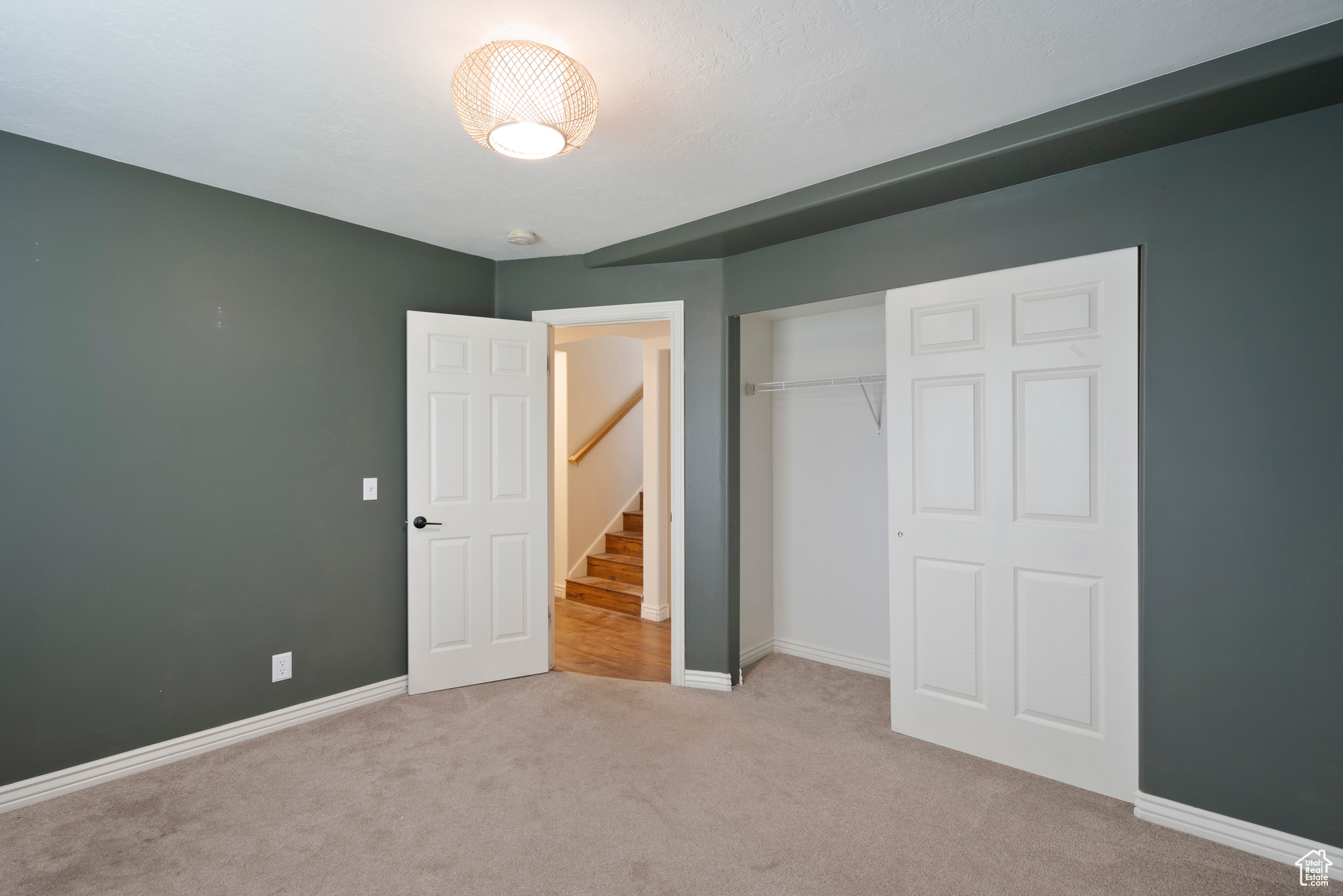 SHADOW OAKS - Residential