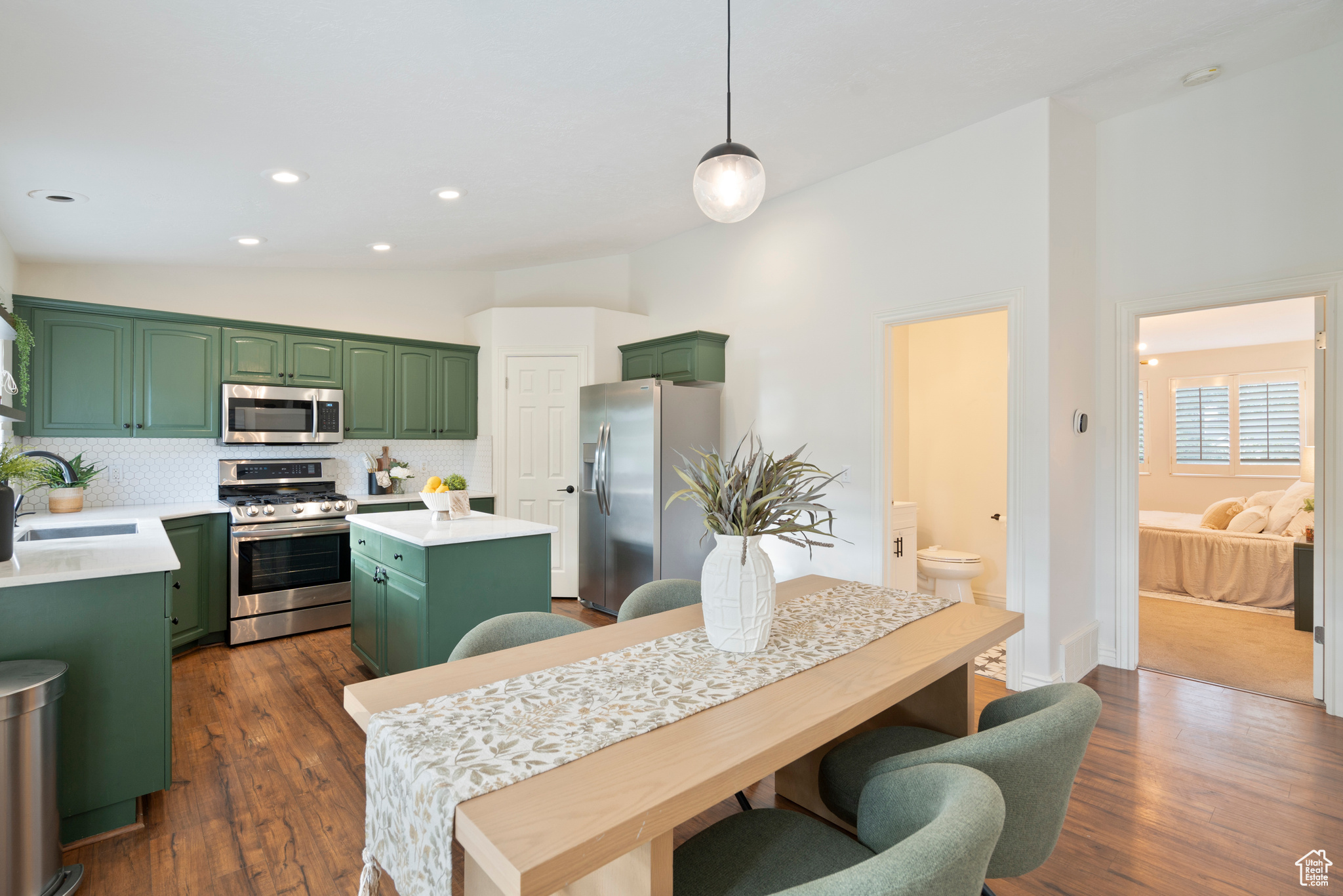 SHADOW OAKS - Residential