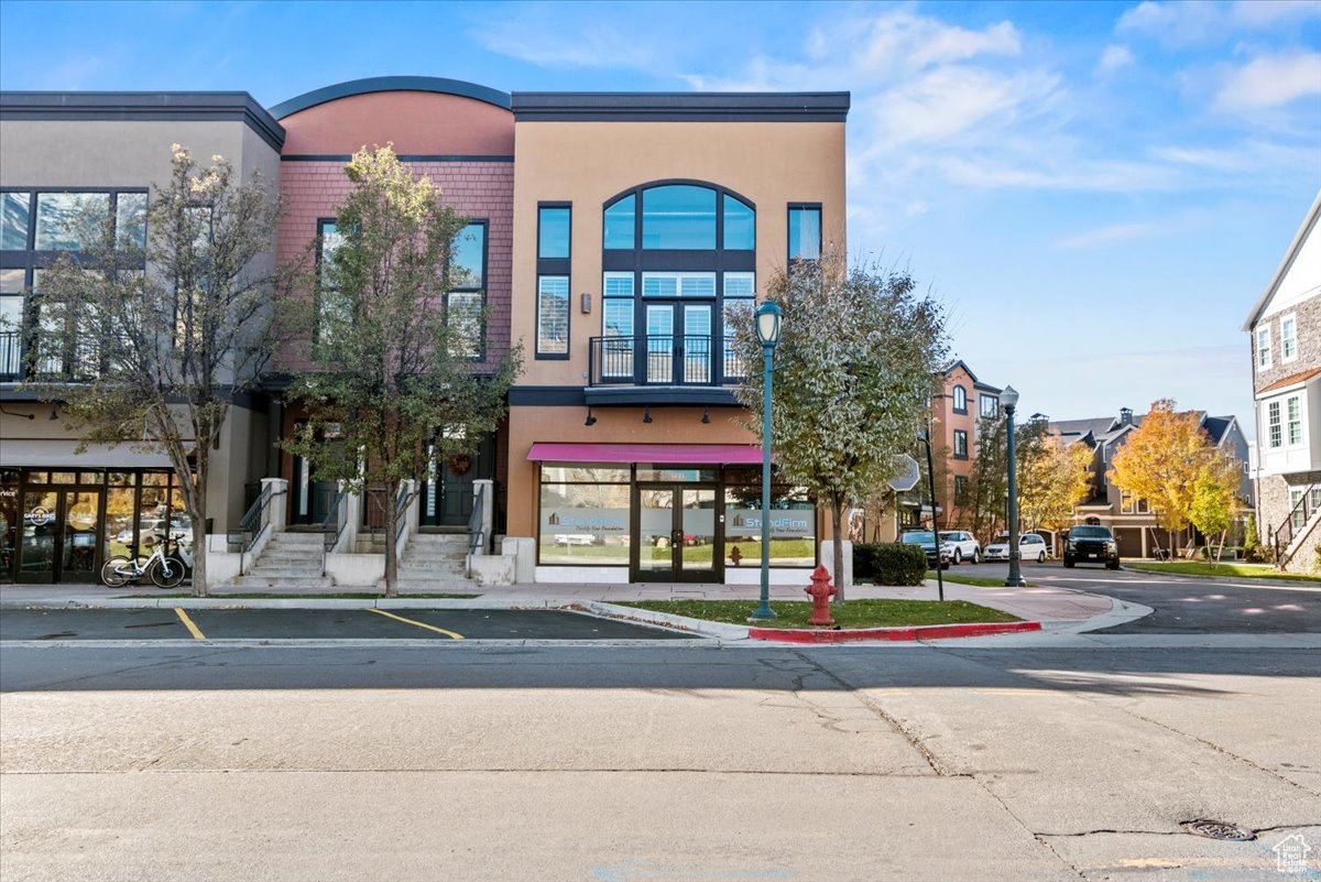 RIVER WOODS - Commercial Sale