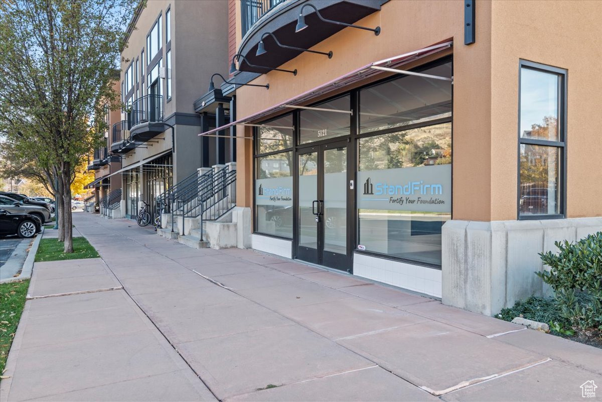 RIVER WOODS - Commercial Sale