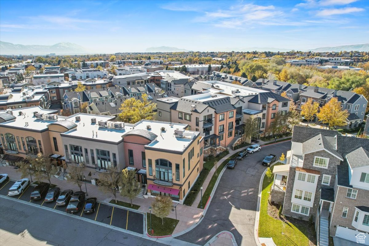 RIVER WOODS - Commercial Sale