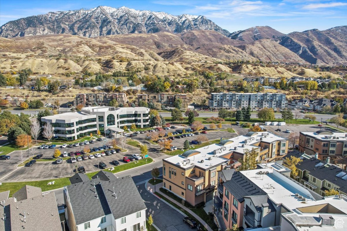 RIVER WOODS - Commercial Sale