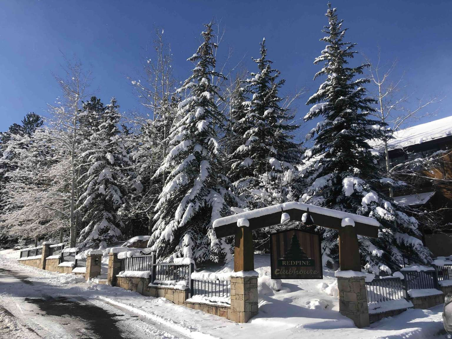 RED PINE CHALETS CONDO - Residential