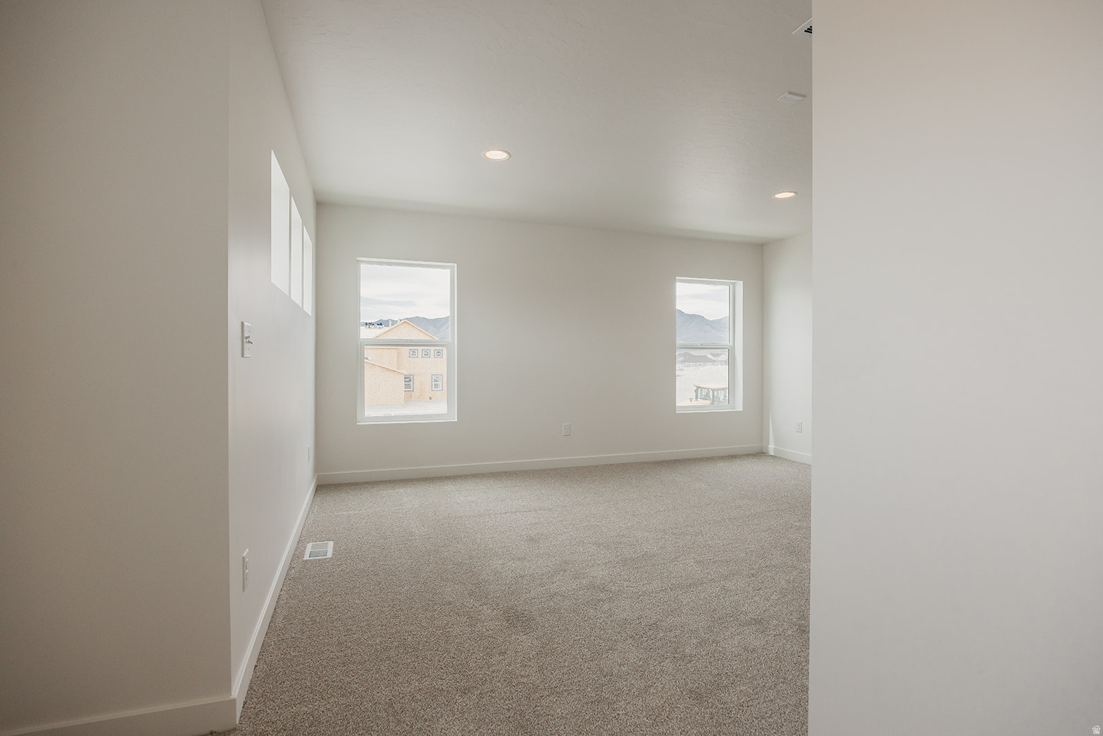 RIVERSIDE ESTATES - Residential