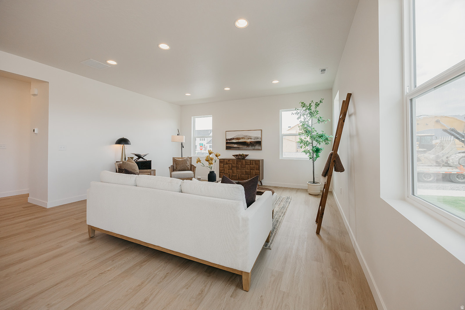 RIVERSIDE ESTATES - Residential