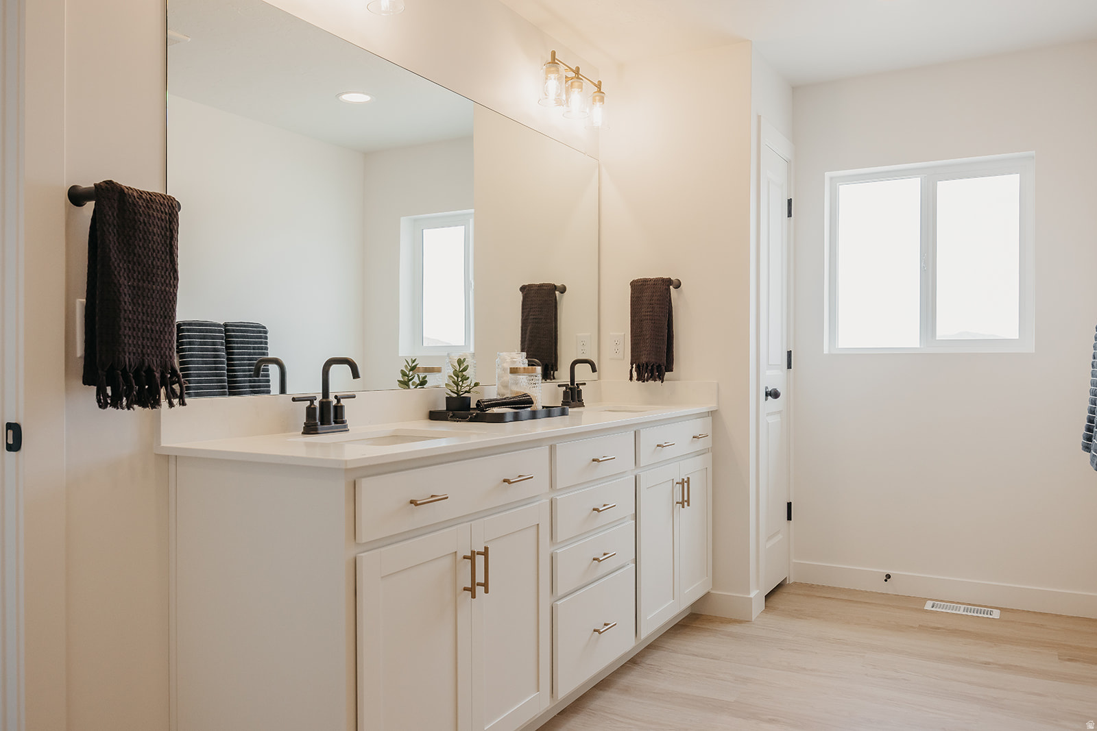 RIVERSIDE ESTATES - Residential