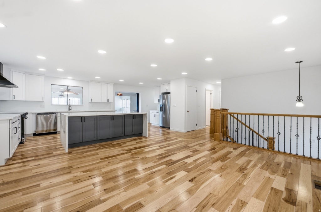Photo of 791 E 650 S, Centerville, UT 84014 (MLS # 2185411)