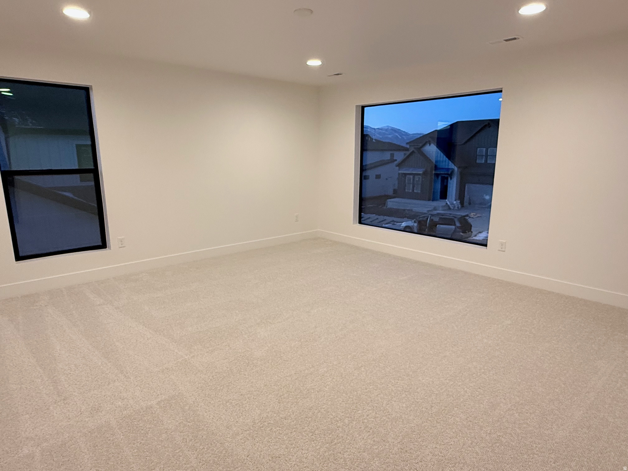 THE CROSSING - Residential