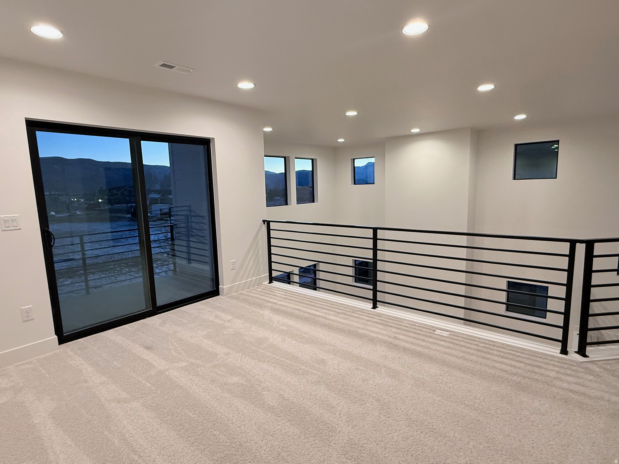 THE CROSSING - Residential