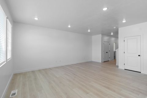 Tiny photo for 2770 W AURORA AVE, Mapleton, UT 84664 (MLS # 2143384)