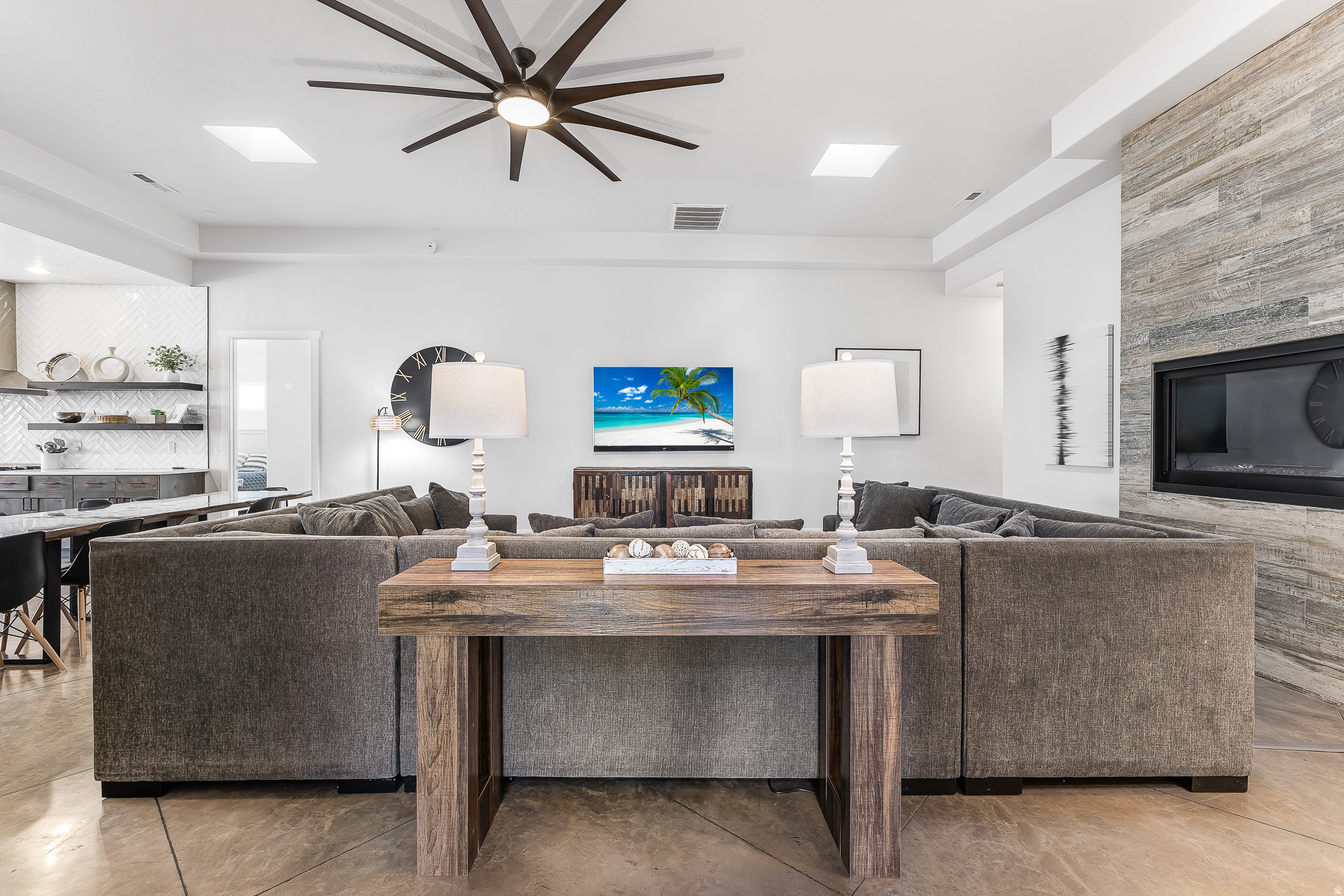 ADOBE HILLS - Residential