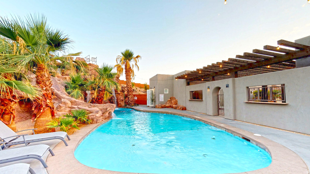 ADOBE HILLS - Residential