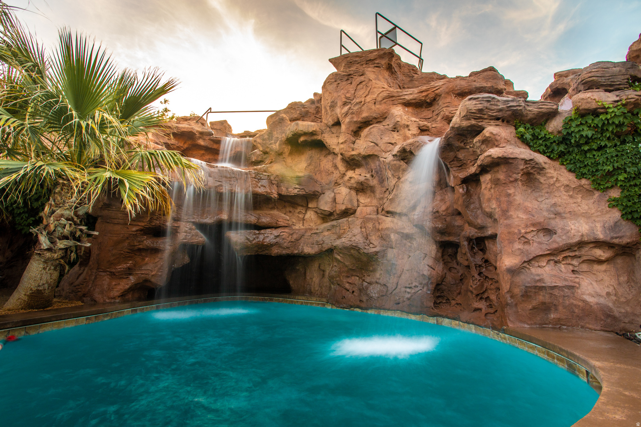 ADOBE HILLS - Residential