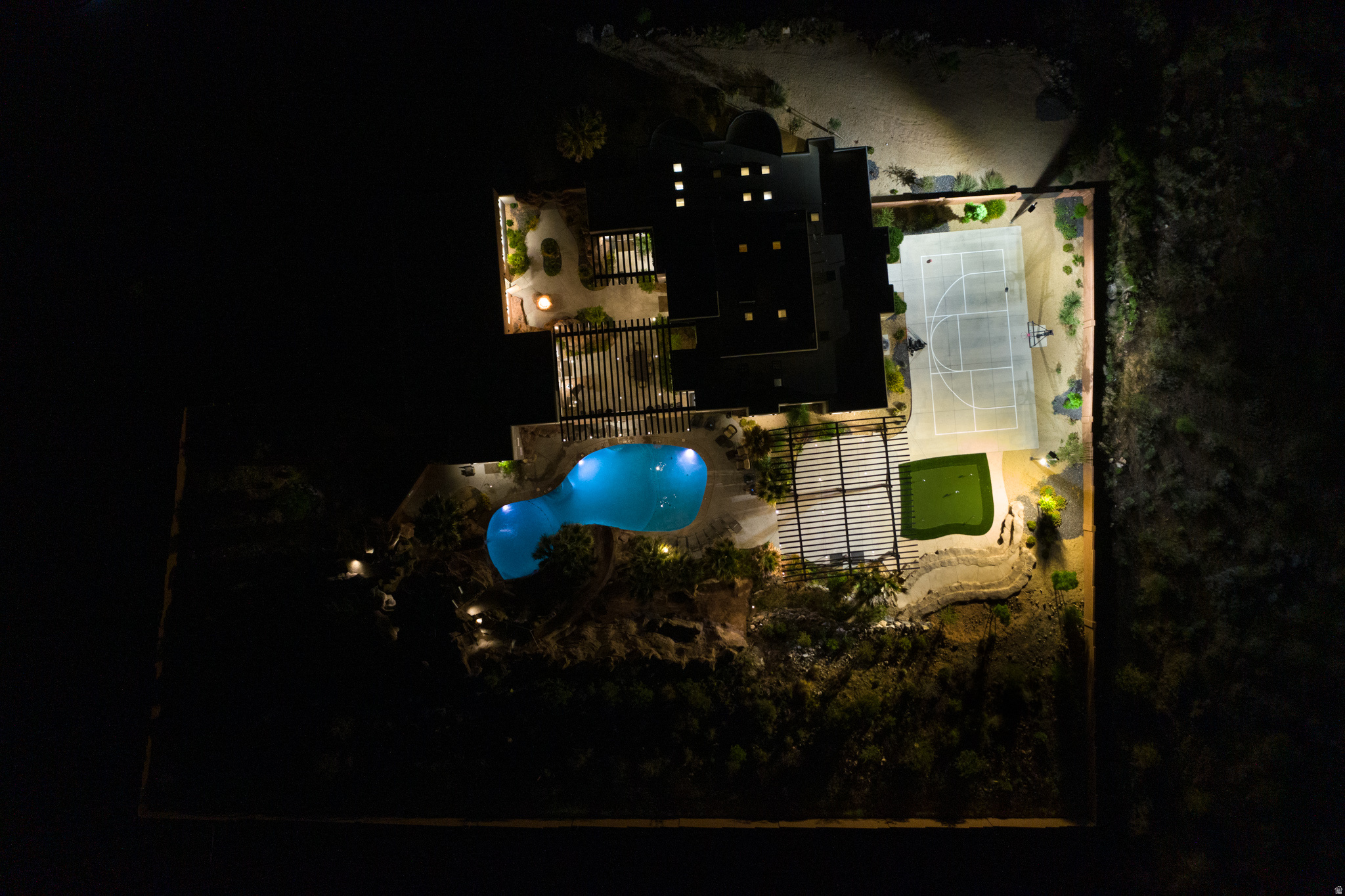 ADOBE HILLS - Residential