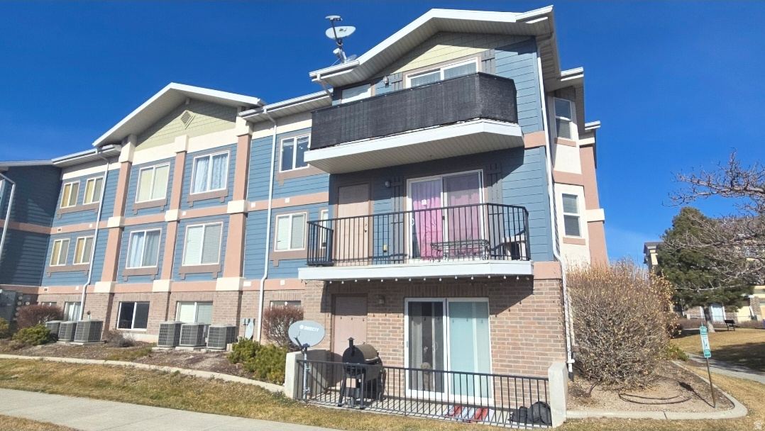 EAST TOWN VILLAGE - Residential