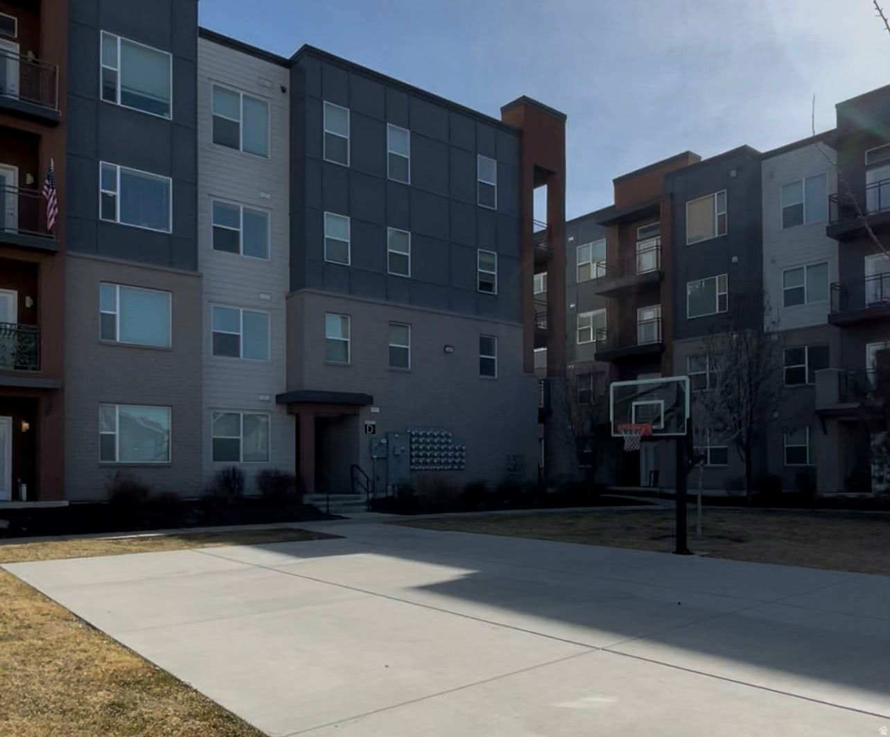 EAST TOWN VILLAGE - Residential