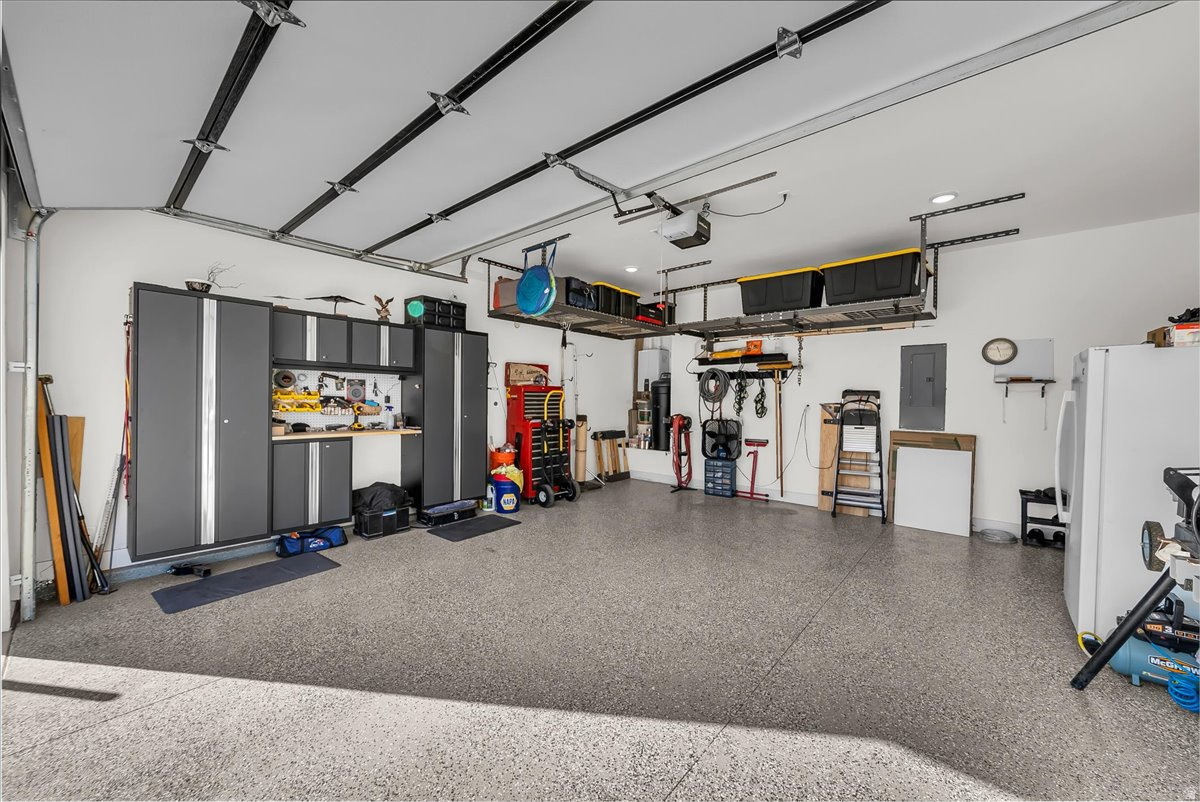 EAGLE POINTE AT THE FRONT 9 OF SKY - Residential