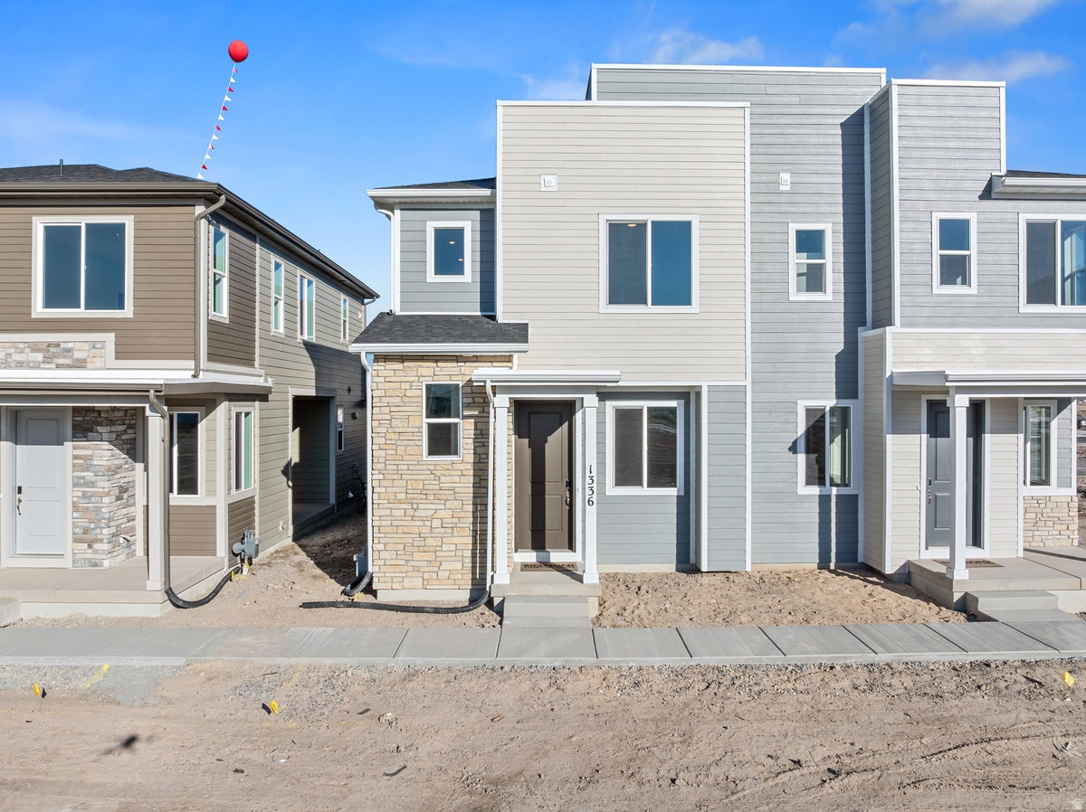 VILLAGES AT ARROWHEAD PARK - Residential