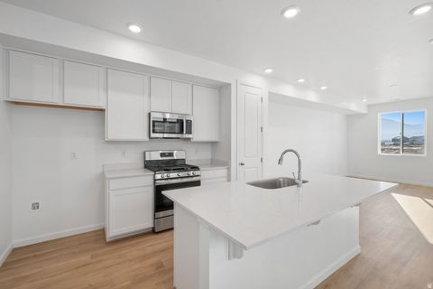 Tiny photo for 1336 E 1670 N #821, Payson, UT 84651 (MLS # 2124512)