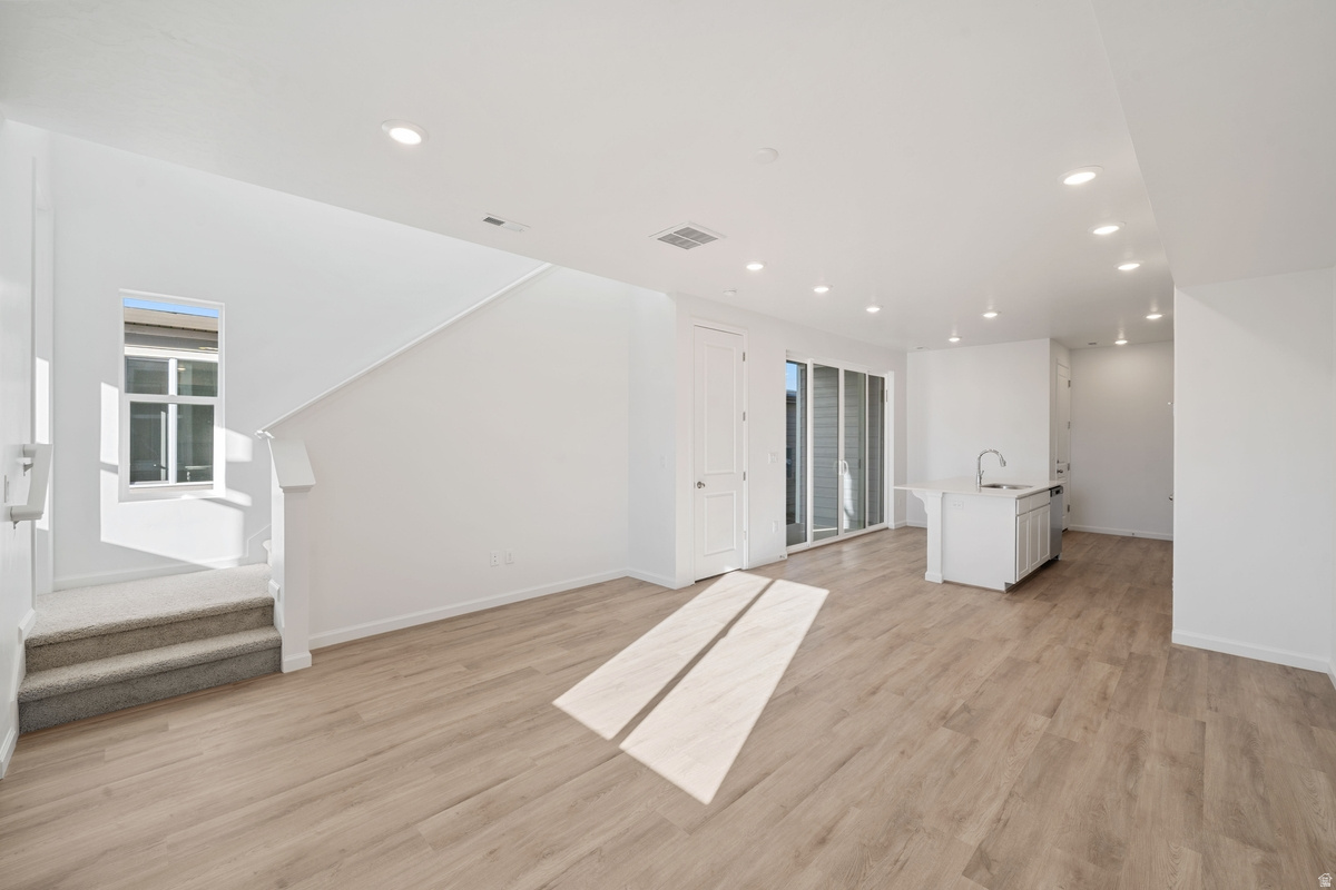 VILLAGES AT ARROWHEAD PARK - Residential