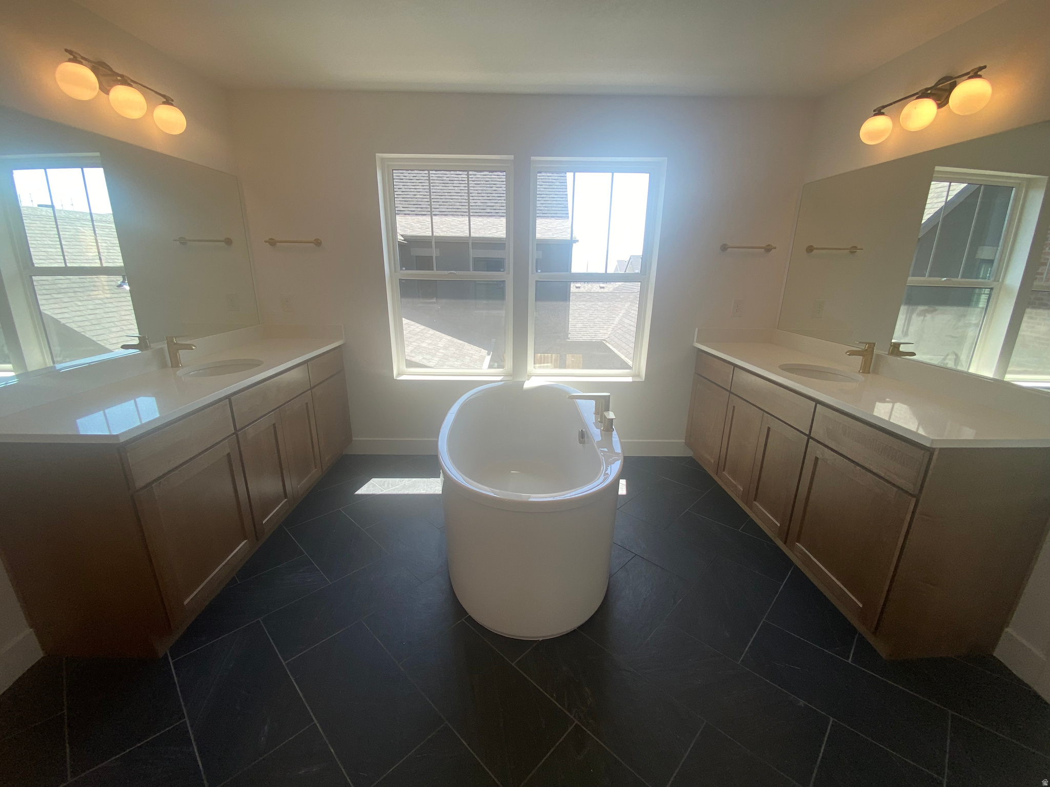 DAYBREAK - Residential