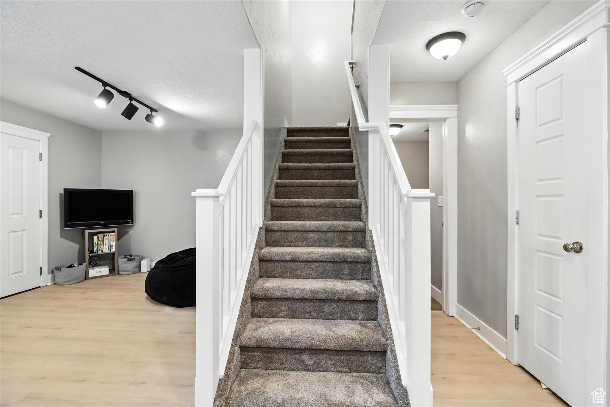 RIVER CROSSING - Residential