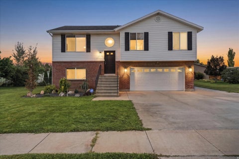 Photo of 2514 W 2250 N, Clinton, UT 84015 (MLS # 2178758)