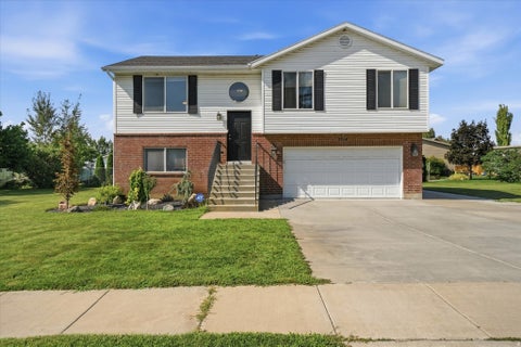 Tiny photo for 2514 W 2250 N, Clinton, UT 84015 (MLS # 2178758)